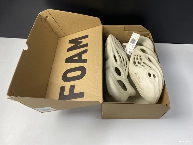 FY4567 Sand RNNR Adidas Foam Yeezy 1114